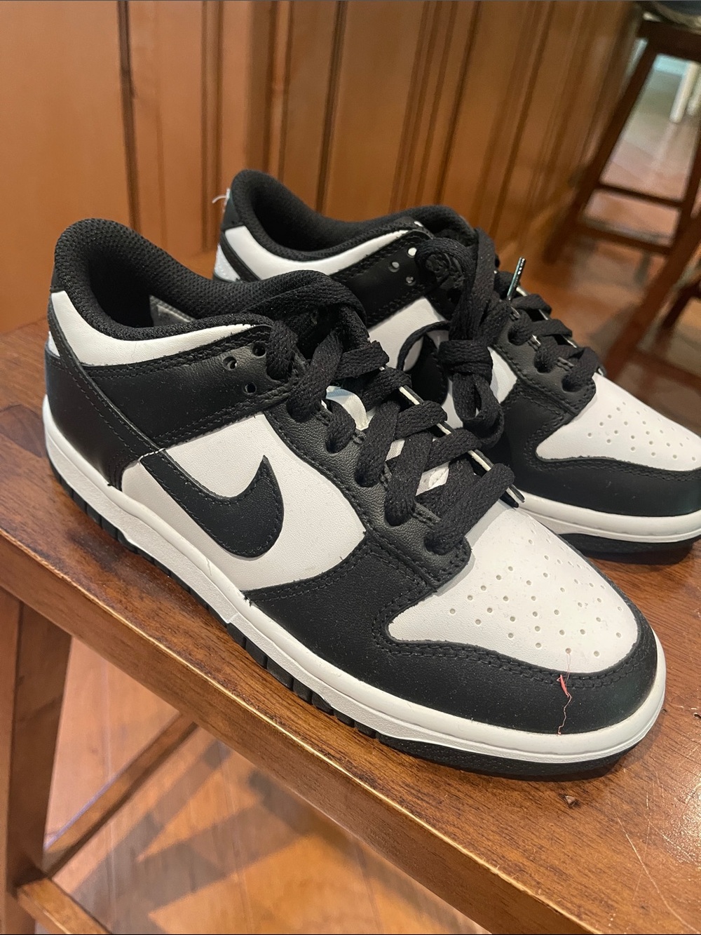 Nike panda Black and White Low-Top Athletic Sneakers Boys/Girls NEVER WORN